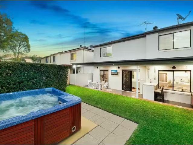 Cheap 3 Jakob Way, Glenwood House for rent Listed by Amber Da.