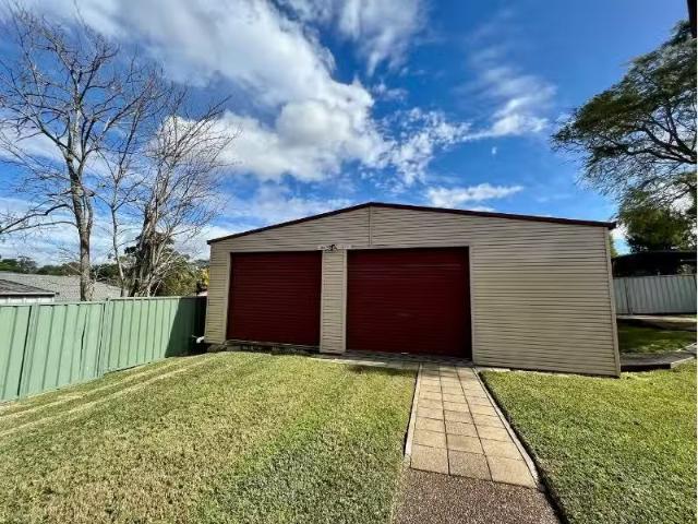 Charming 3 Kingsford Smith Close, Raymond Terrace House for re.