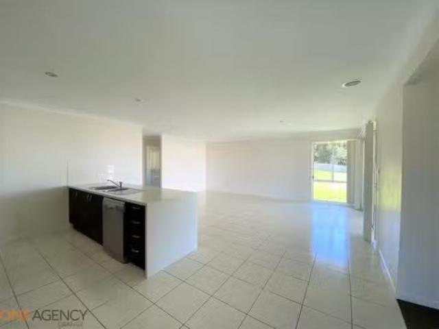 Deal! 3 Lovejoy Avenue, Blayney, NSW 2799