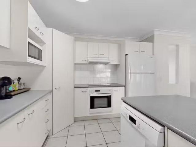 For Rent! 3 Reginald Avenue, ARANA HILLS, QLD 4054 House for.