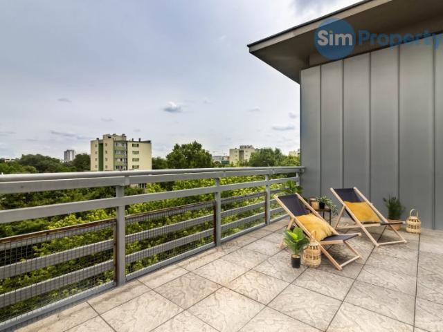 For rent 3 room flat in the city center with large terrace