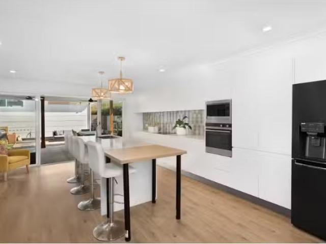Cozy 3 Sea Street, Umina Beach House for rent Listed by Annek.