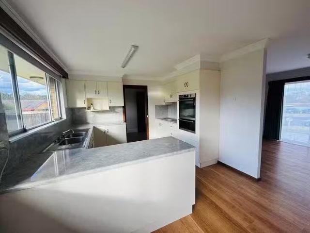 Deal! 3 Tamar Place, Armidale, NSW 2350
