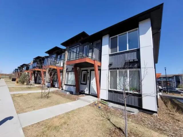 For Rent 3.5 Bedroom Townhouse Edmonton AB DS104940933