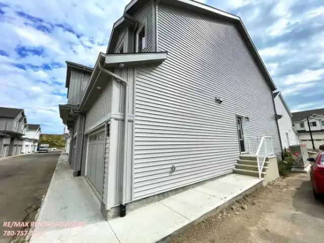 For Rent 3.5 Bedroom Townhouse Edmonton AB DS105135645