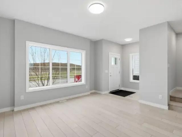 For Rent 3.5 Bedroom Apartment Calgary AB DS105004634