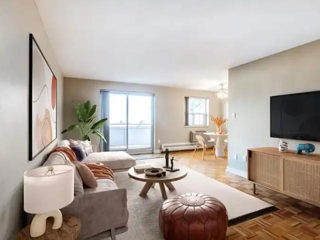 For Rent 3.5 Bedroom Apartment North York ON DS104637251