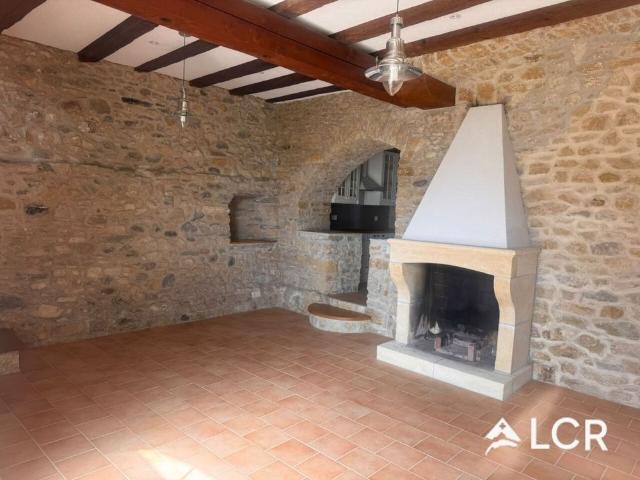 For rent 3.5 room apartment with terrace in a building of character in Corcelles NE