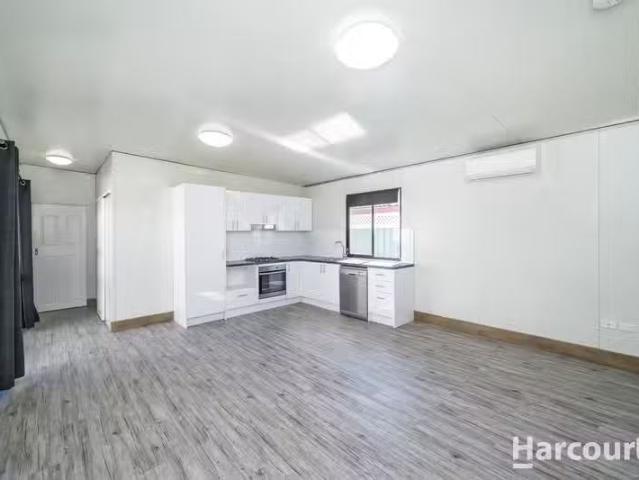 Just in! 3A Sunvest Place, MERRIWA, WA 6030 House for Rent