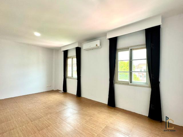For Rent! 3b3b 45k Urban Sathorn Bolero zone Call 090 919 9