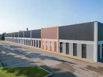 Calgary, Alberta - Office room