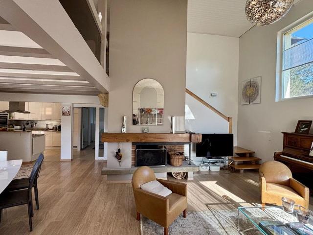 FOR RENT A RARE FIND IN COPPET: DETACHED VILLA WITH HEATED POOL