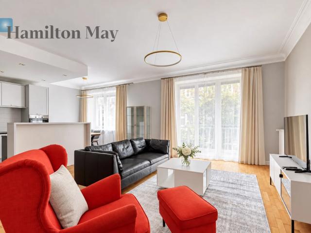 For rent, a spacious and functional apartment with a balcony, located in the Old Town