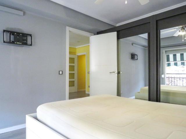 For Rent a spacious flat in Tavernes Blanques, at the entrance to the town and very close to Valenc