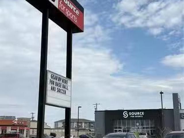 For Rent! A 101 Pth #12 Highway, Steinbach, MB, R5G 1Y2 comm.