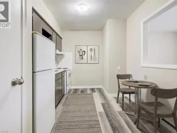 Apartment to rent in Victoria Hills - Parking