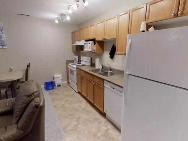 For Rent Apartment Hinton AB DS104681170