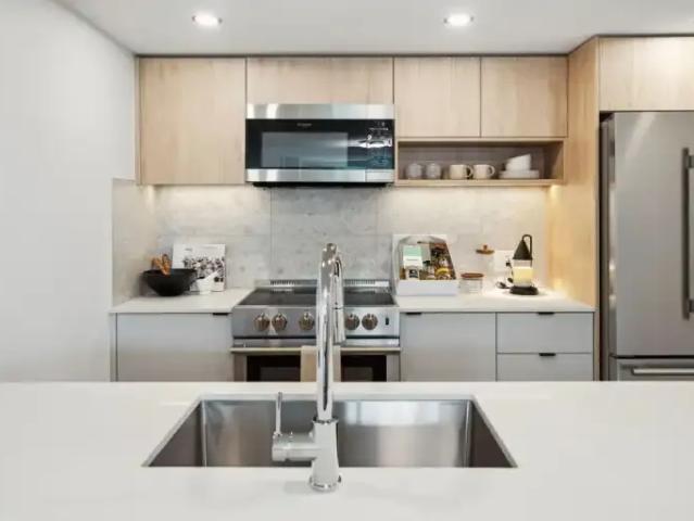 For Rent Apartment Vancouver BC DS102018457