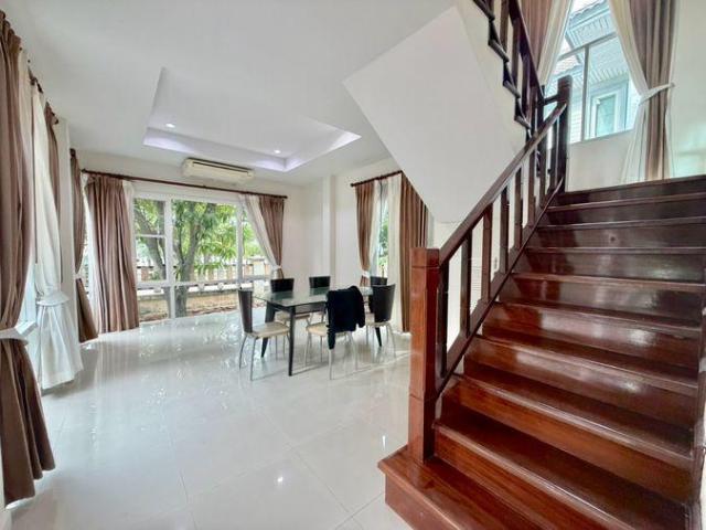 For Rent: บ้าน 2 ชั้นในโครงการ Casalunar บ้านหลังใหญ่ พร้อมระเบียงกว้าง และวิวทะเลแบบเต็มตา
