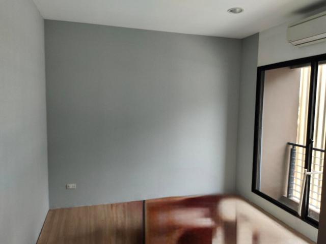 For Rent: Baanklangmuang Townhouse corner unit. 3 Floors, 3 Bed, 3 Baths