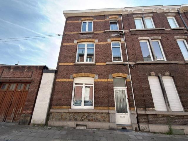 FOR RENT: BEAUTIFUL 4 BEDROOM HOUSE