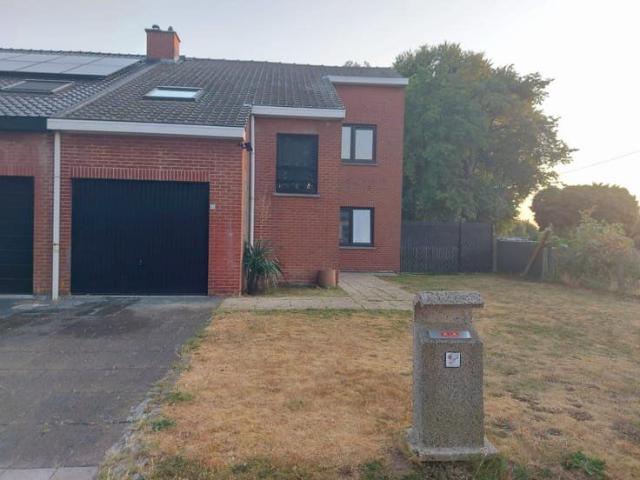 FOR RENT: Bright semi detached family home