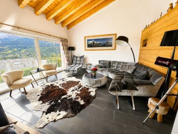 For rent by the week, splendid modern and contemporary house of 3.5 rooms in Lens