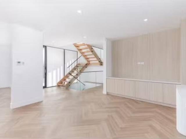 Nice CARINGBAH House for rent Listed by Abby Wykes of Highlan.