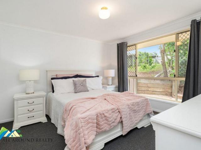 FOR RENT CENTRAL LOCATION WITH DOUBLE GATE SIDE ACCESS ROOM FOR THE VAN OR BOAT