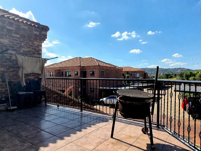 For Rent: Cozy 2 Bedroom Apartment with Patio* *Location:* [insert location] *Rental Amount:* [insert rental amount] excl. utilities water, electricity, sewage This charming 2 bedroom apartment offers a comfortable and inviting living space, p