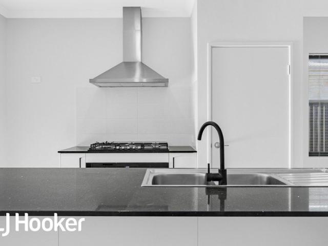 For Rent: Family Home in Yanchep!