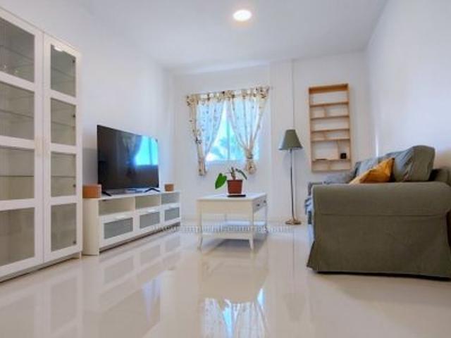 For rent for seasons two bedroom flat in Puerto de la Cruz, well located, necessary services nearby