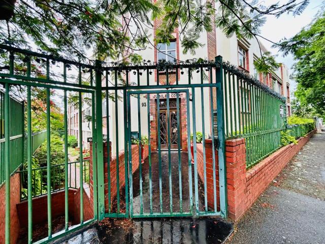 For Rent | Greyville | 2.5 Neat Bedroom Apartment