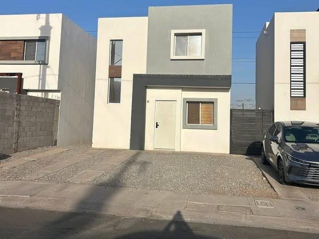 For rent house in Privada Terranova Mexicali, B.C. !