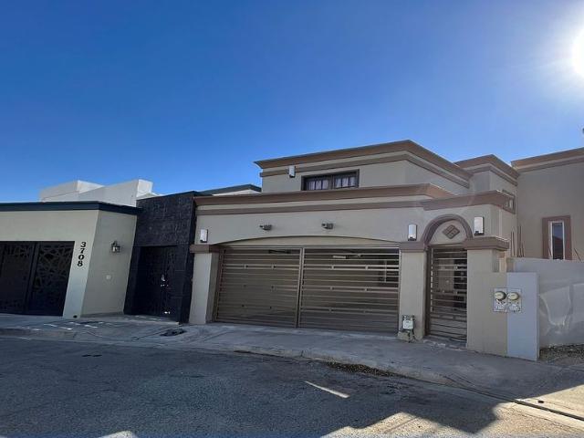 For rent house in Residencial Mayakhan, Calle Novena Mexicali, B.C. !