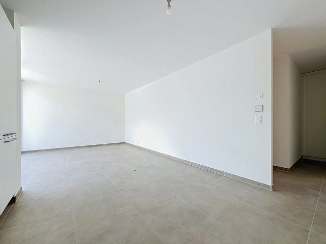 For rent in Uvrier large 2.5 room attic apartment with terrace