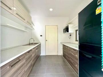 For rent โครงการ แกรนด์วัลเล่ย์: บางแสน เลี่ยงหนองมน: 4 ห้องนอน 3 ห้องน้ำ บ้านใกล้สวน