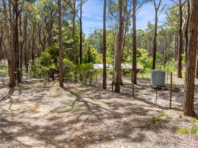 For Rent Land Glenlyon VIC DS101580391
