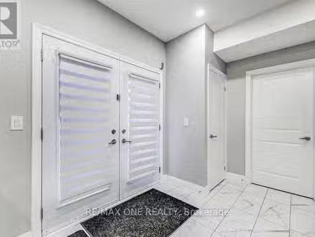 Unique Lower 20 Prosperity Way, East Gwillimbury, ON, L9N 0V.