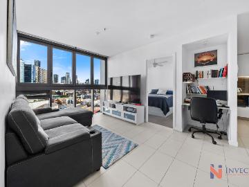 For Rent – Modern 2 Bed, 1 Bath Apartment with City Views
