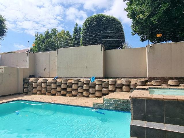 For Rent: Modern 2 Bed, 1 Bath Ground Unit in a Clean Complex* Discover your new home in this be