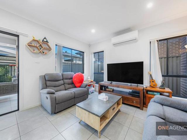For Rent: Modern 4 Bed Family Home in Prime Riverstone Location
