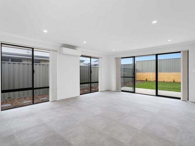 FOR RENT – MODERN FOUR BEDROOM RESIDENCE