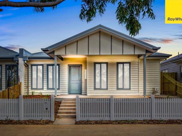 For Rent Modern Family Living in Prime Eynesbury Location