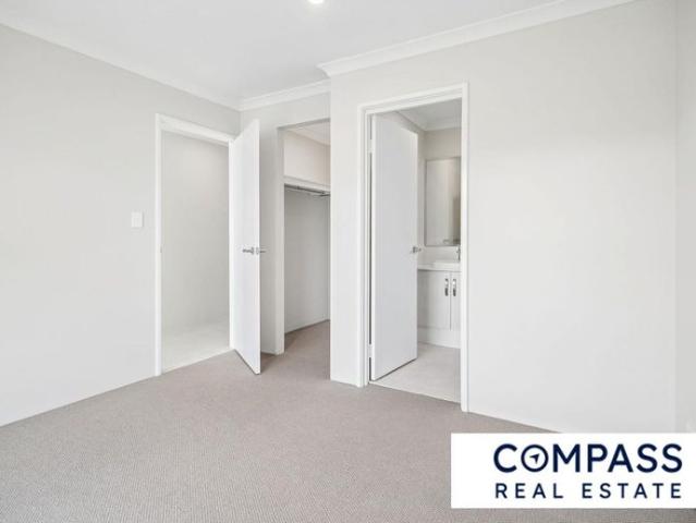 FOR RENT – Modern New Build Dual Key Home in Lakelands