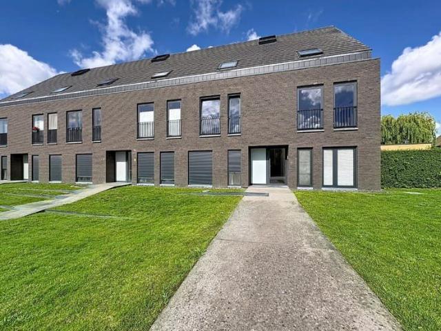 For rent: modern semi detached apartment in Meise