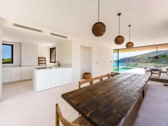 FOR RENT: Modern villa in Cala Mesquida with unique sea views