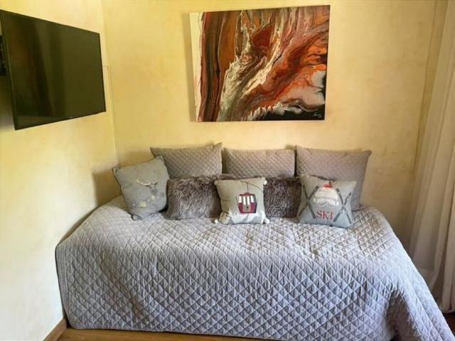 For rent per week: Apartment 3.5 rooms
