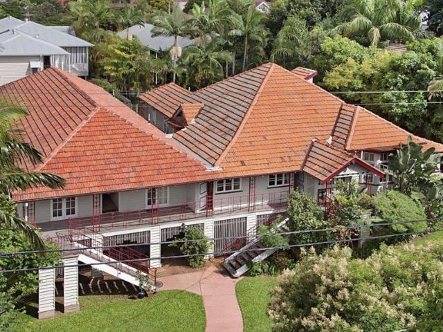 FOR RENT PRIME ASCOT LOCATION WATER INCLUDED