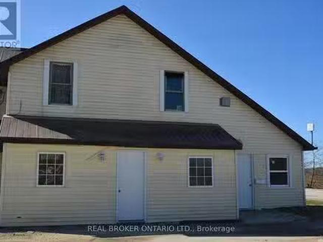 Charming Road, Grey Highlands, ON, N0C 1M0 house for lease.